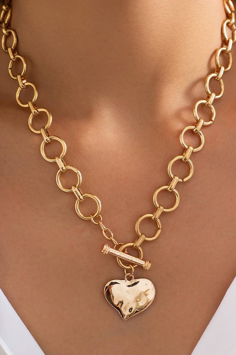 Notable Hammered Heart Front Toggle Necklace - Lavender Hills BeautyJOSSLYN by wall to wall40NK9476-GLD