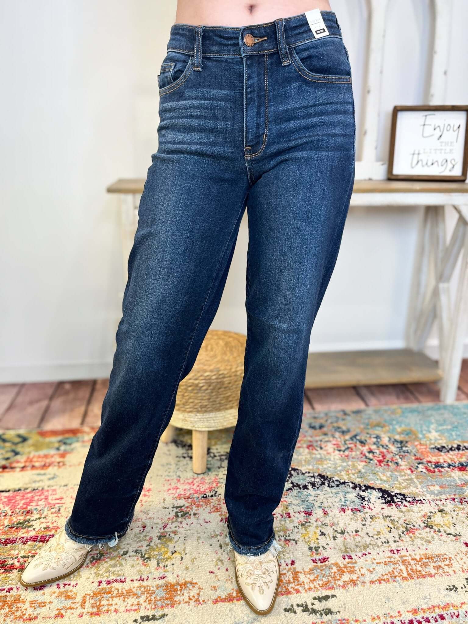 Judy Blue Country Mile Dark Wash Mid Rise Straight Jeans - Lavender Hills BeautyJudy Blue82622 - DK - 0(24)