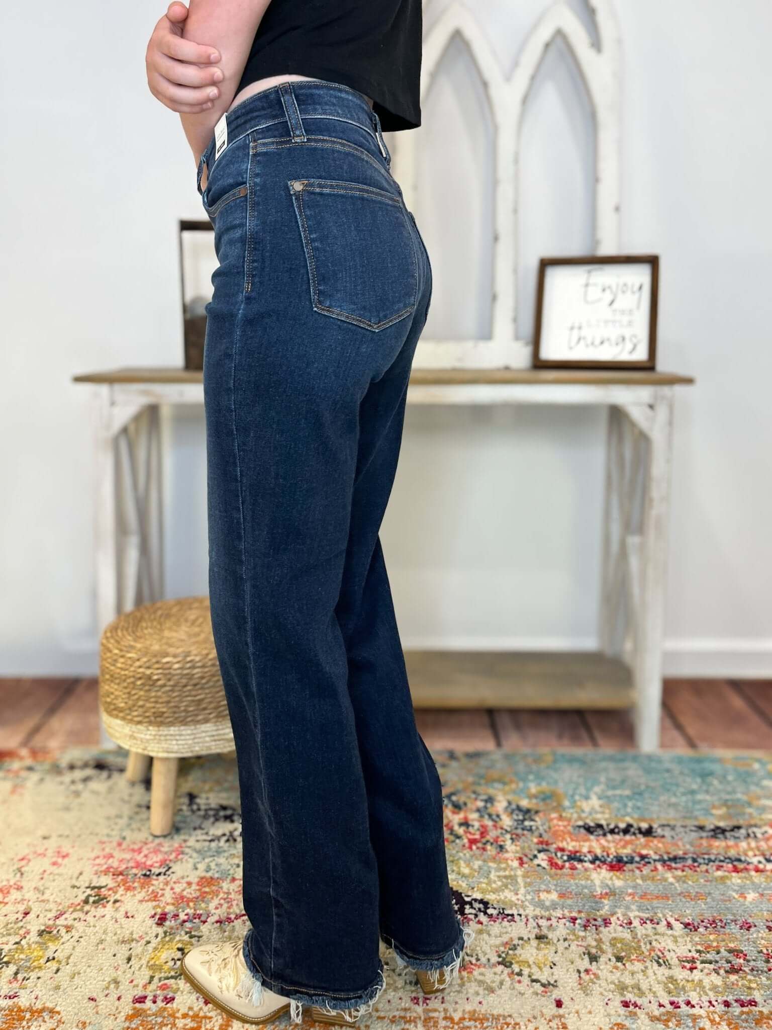 Judy Blue Country Mile Dark Wash Mid Rise Straight Jeans - Lavender Hills BeautyJudy Blue82622 - DK - 0(24)