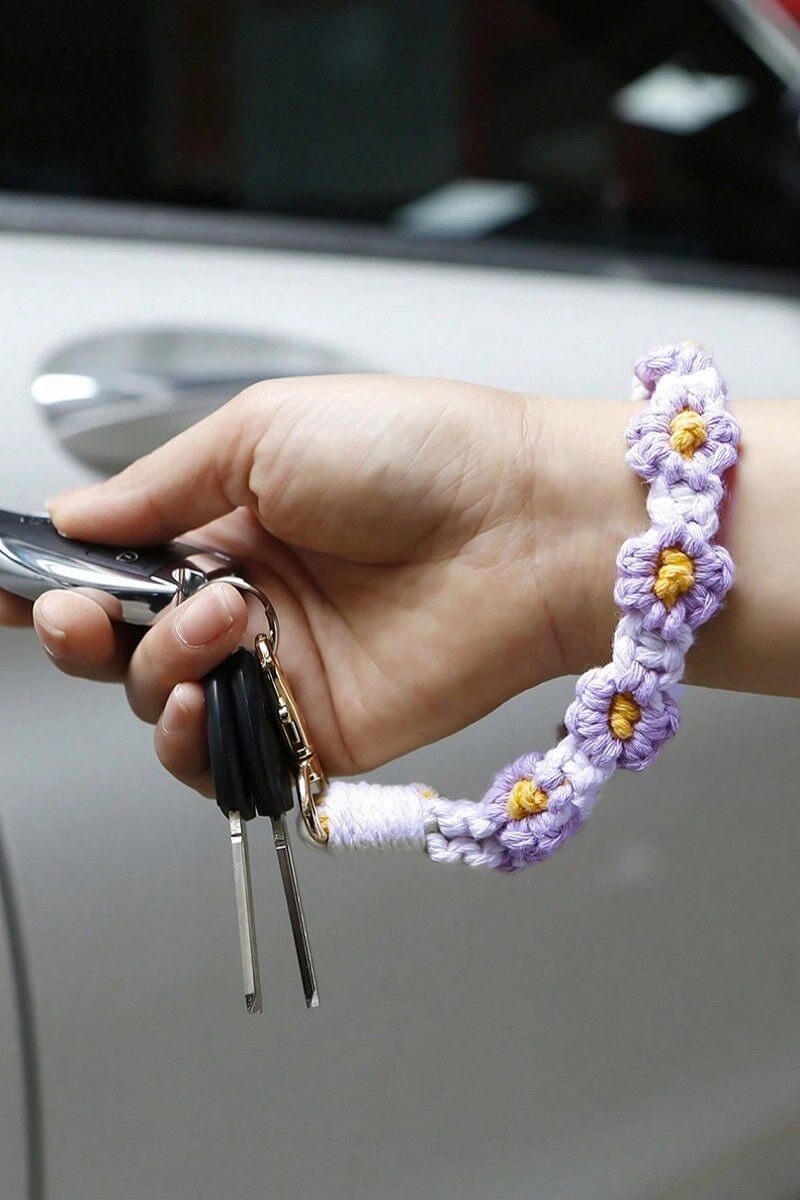 Daisy Flower Macrame Keychain - Lavender Hills BeautyZenanaU - 601 - DRSE
