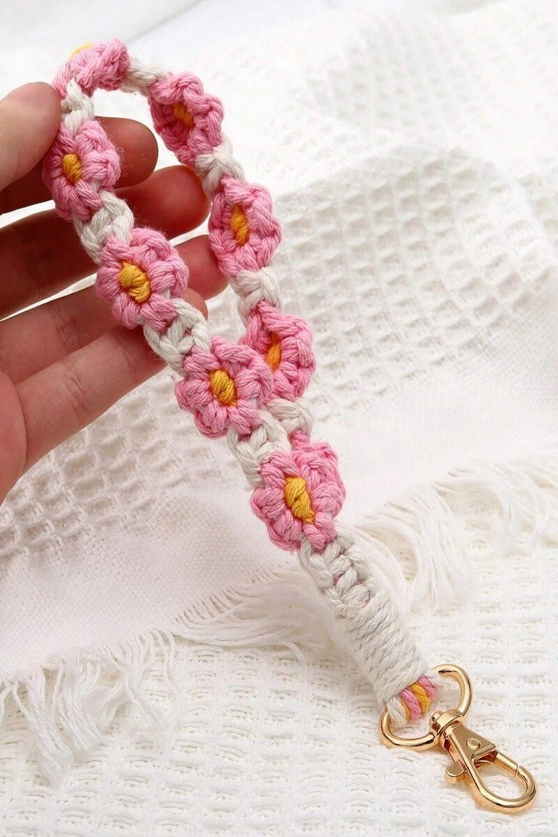 Daisy Flower Macrame Keychain - Lavender Hills BeautyZenanaU - 601 - PNK