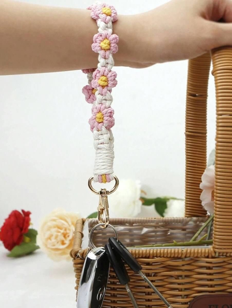 Daisy Flower Macrame Keychain - Lavender Hills BeautyZenanaU - 601 - DRSE
