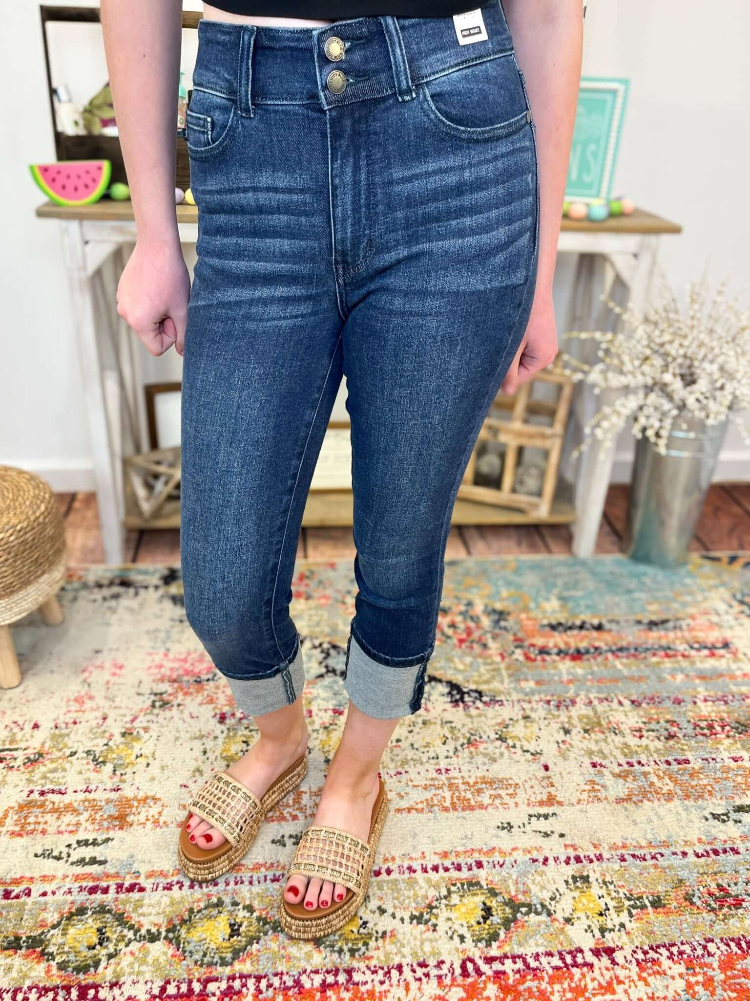 Judy Blue Double Button Dark Wash Cuffed Capris - Lavender Hills BeautyJudy Blue72118REG - DK - 1(25)