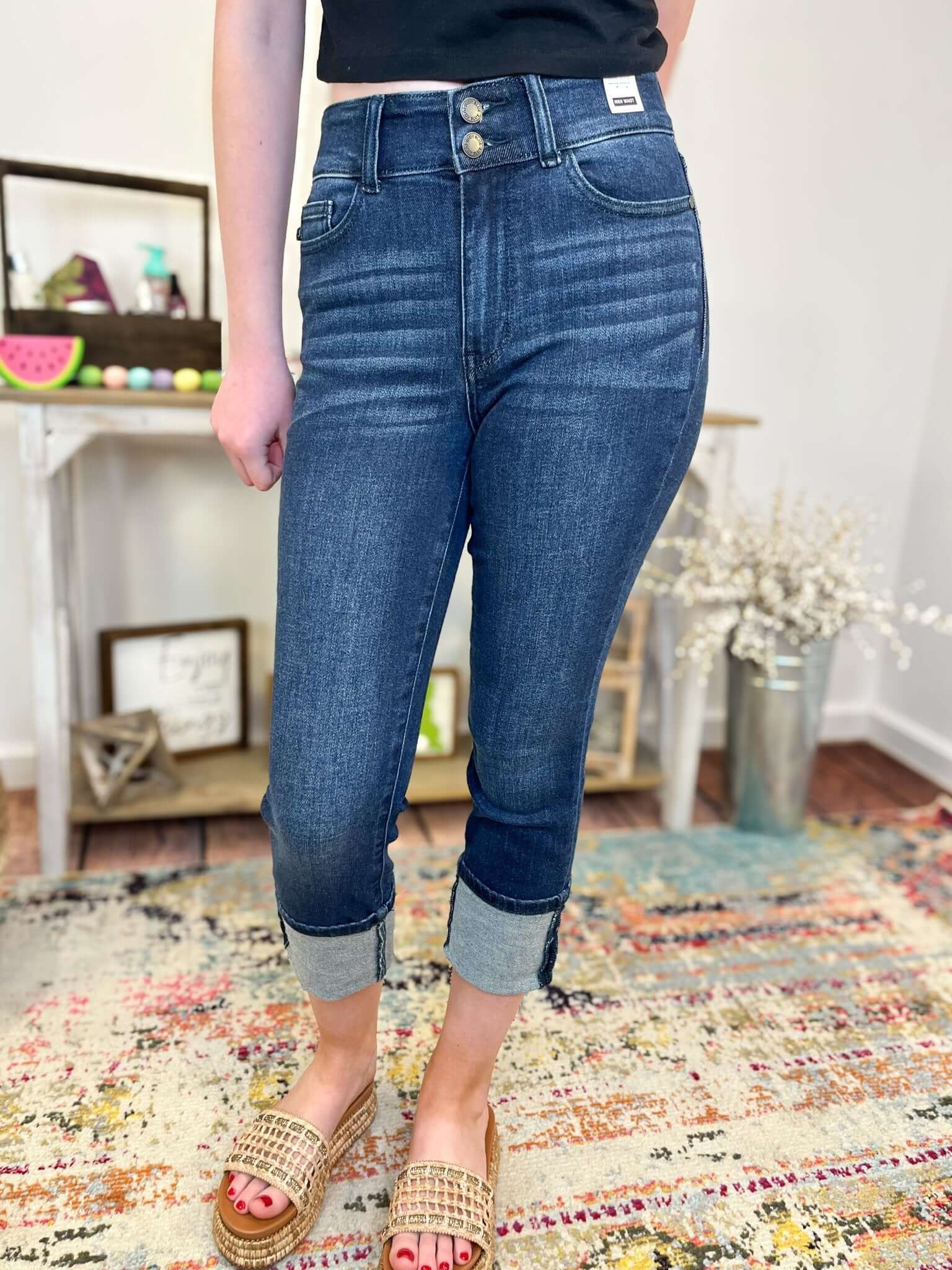 Judy Blue Double Button Dark Wash Cuffed Capris - Lavender Hills BeautyJudy Blue72118REG - DK - 1(25)