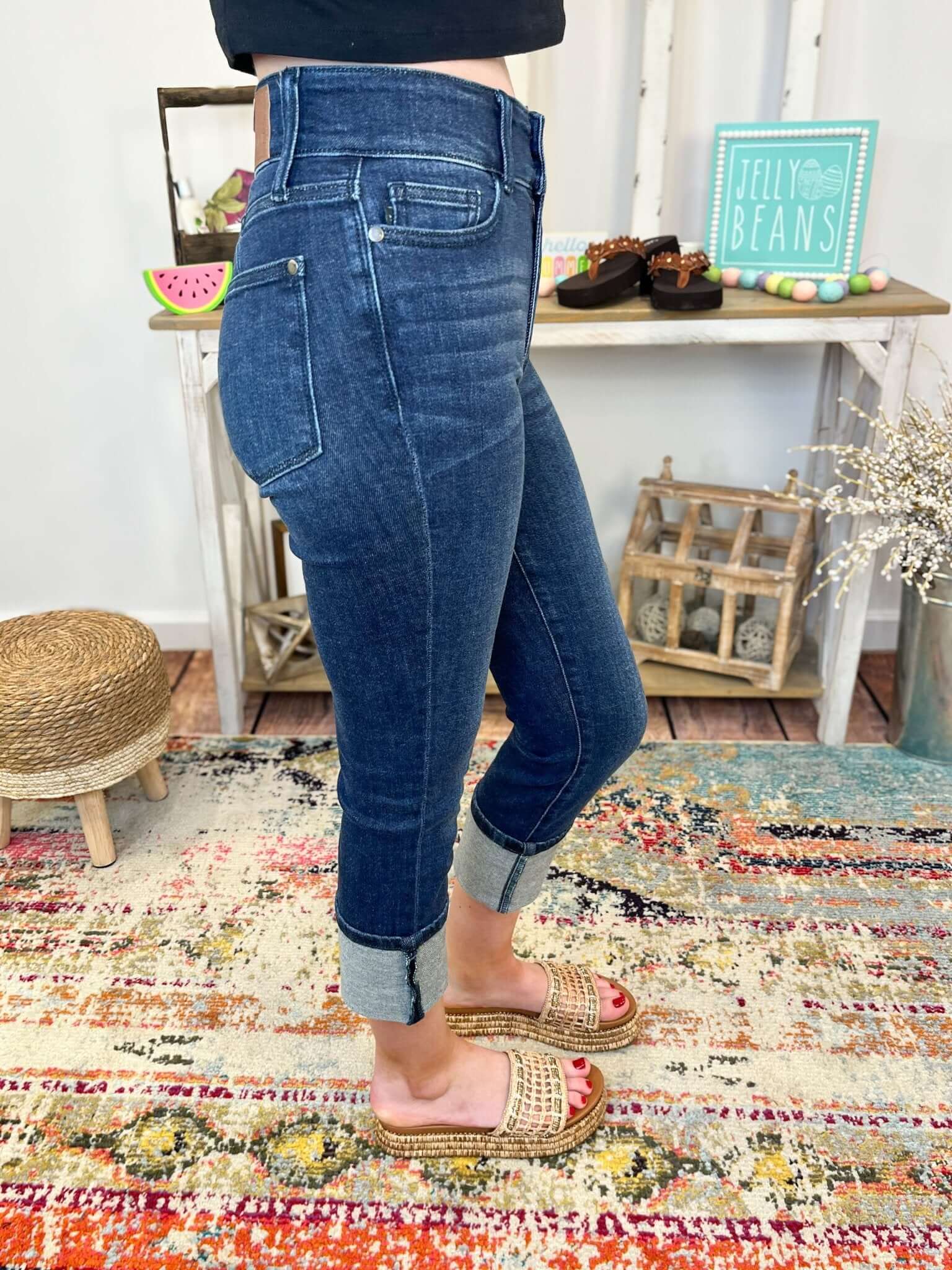Judy Blue Double Button Dark Wash Cuffed Capris - Lavender Hills BeautyJudy Blue72118REG - DK - 1(25)