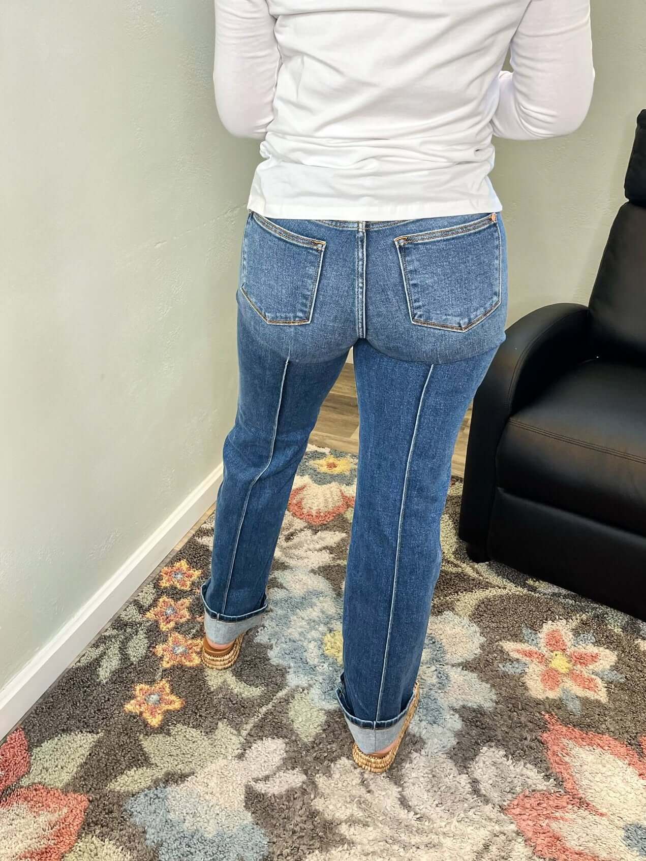 Judy Blue LiftLine Straight Jeans with Butt Lifting Seams - Lavender Hills BeautyJudy Blue82571REG - MD - 0(24)