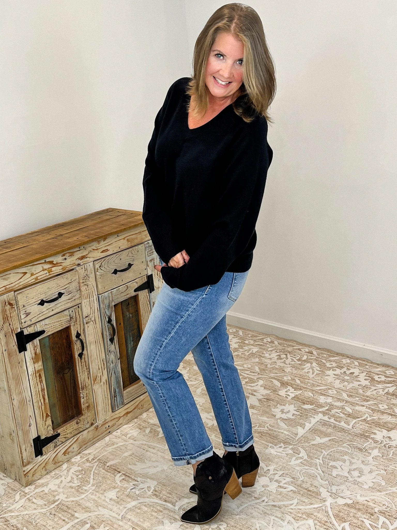 Timeless V - Neck Sweater - Black - Lavender Hills BeautyBluivyTH02758 - S