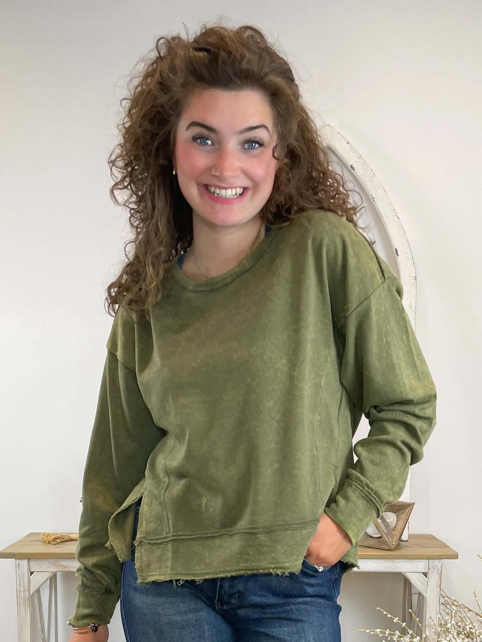 Vintage Raw Hem Mineral Washed Sweatshirt Pullover - Olive Green - Lavender Hills BeautyVery JNT11145 - 120R - OLV - S