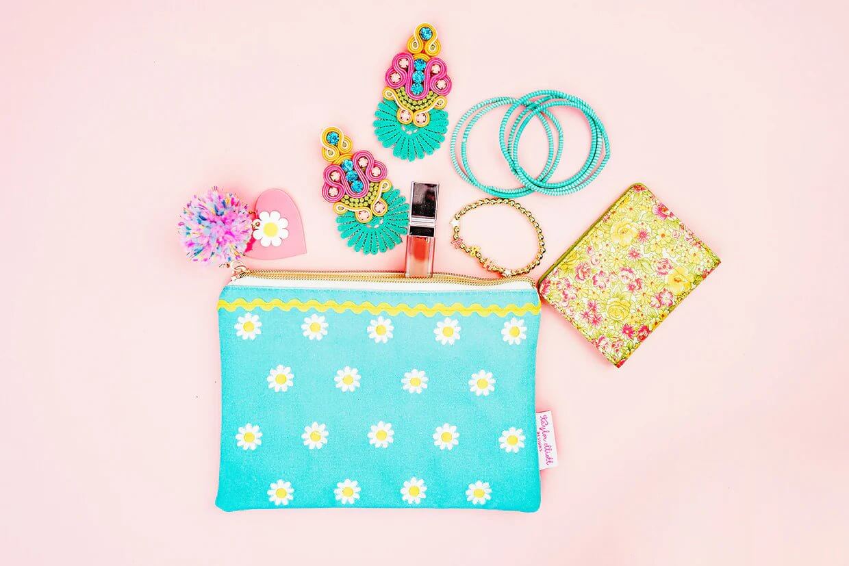 Daisy Darling Pouch Medium - Lavender Hills BeautyTaylor Elliott DesignsPOUCH-16