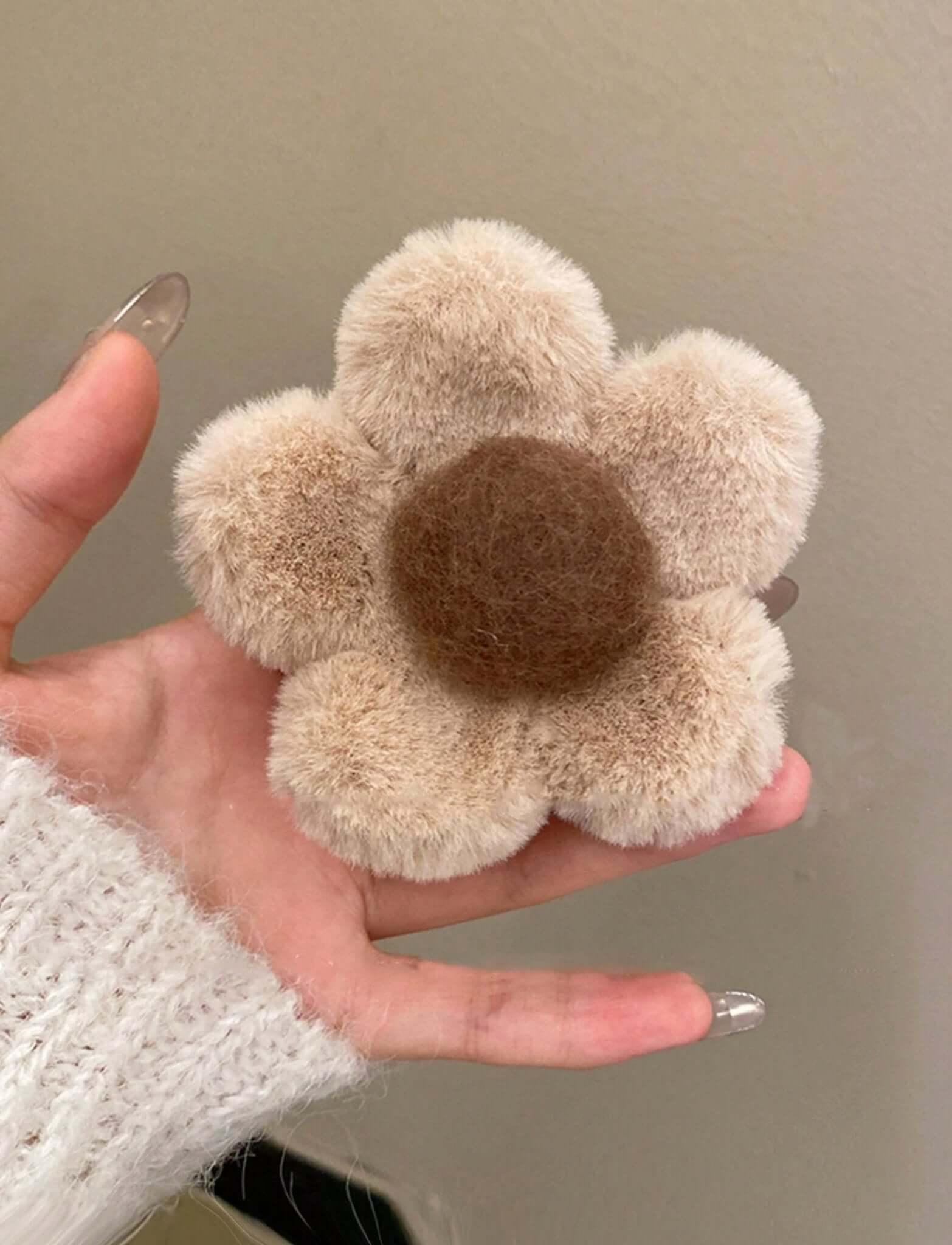 Faux Fur Flower Hair Claw Clip - Lavender Hills BeautyLavender Hills Beautysc2309142580985707