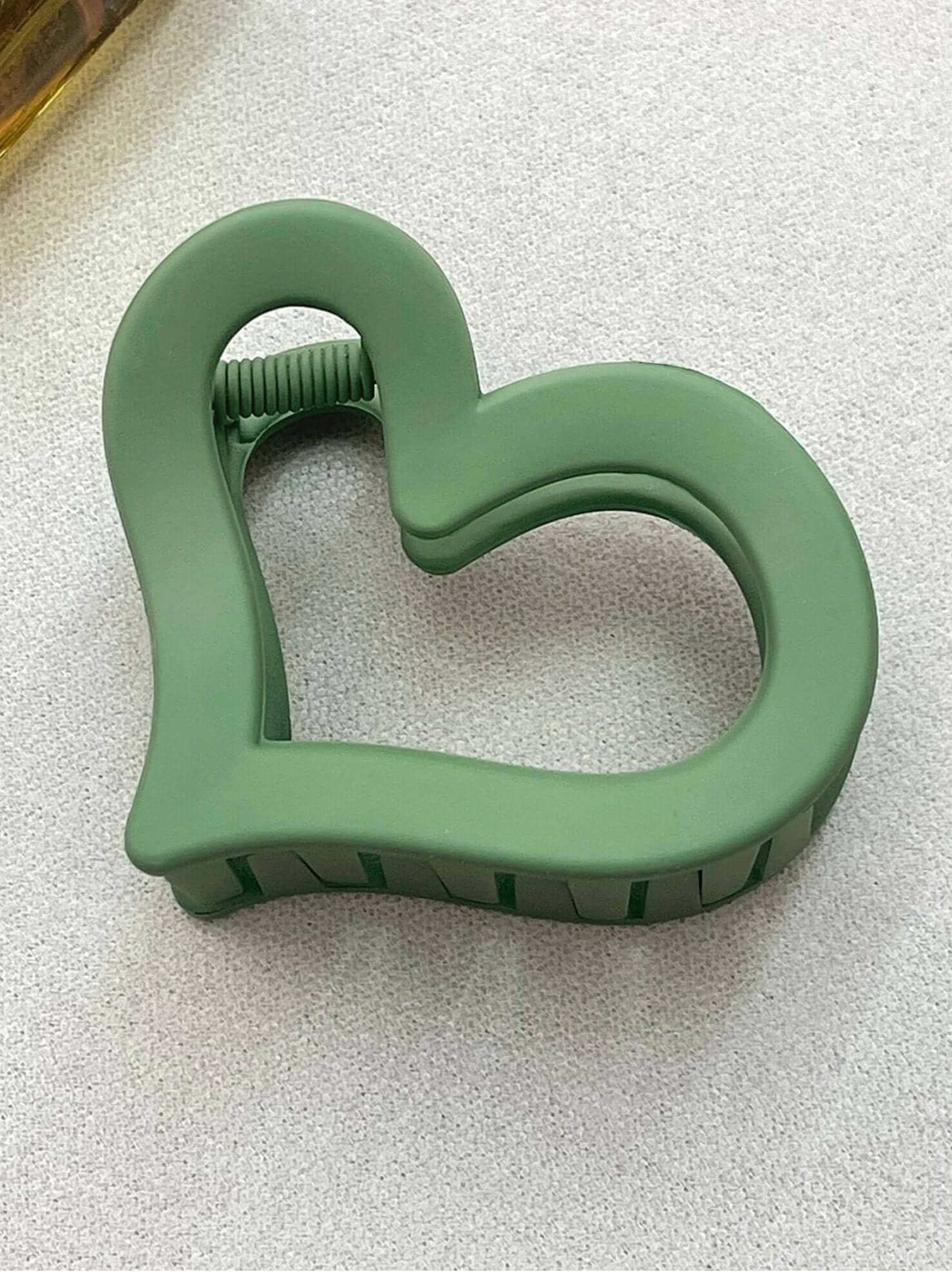 Medium Heart Shape Hair Clip - Green - Lavender Hills BeautyLavender Hills Beauty Studio