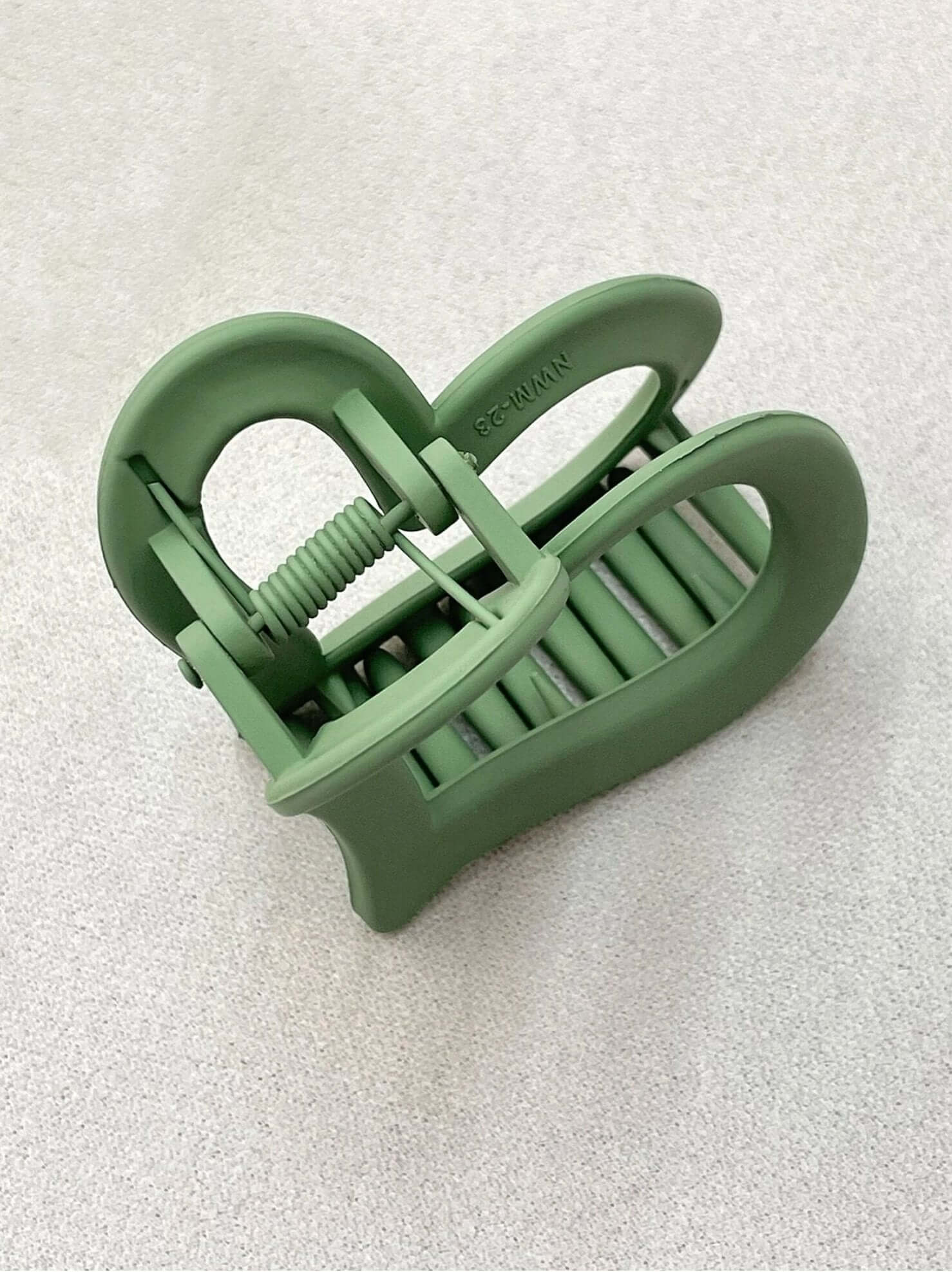 Medium Heart Shape Hair Clip - Green - Lavender Hills BeautyLavender Hills Beauty Studio