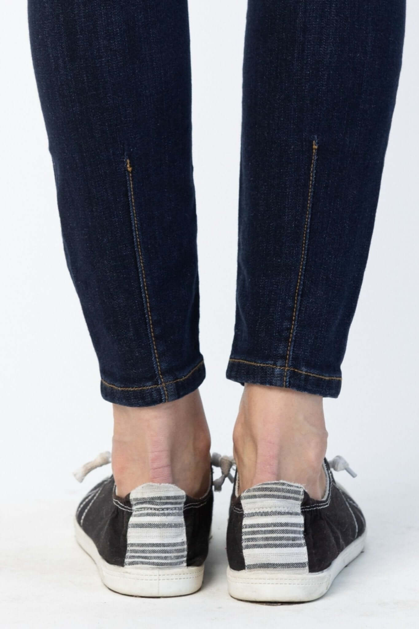 Canyon High Rise Phone Pocket Skinny Jean - Lavender Hills BeautyJudy Blue82409REG-1