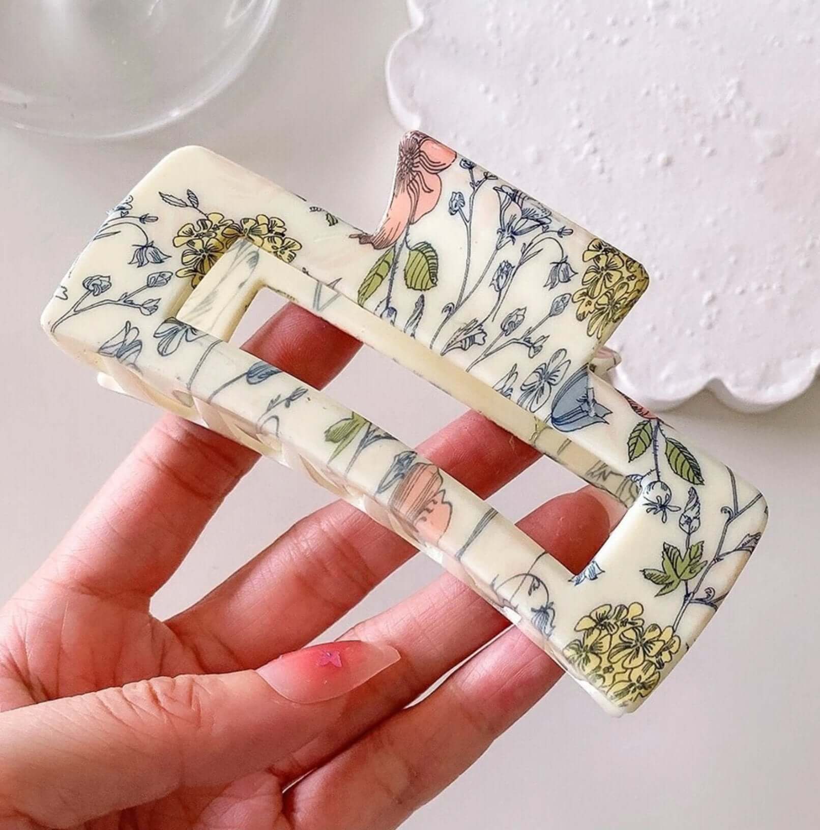 Vintage Floral Hair Claw Clip - 4 inch - Lavender Hills BeautyLavender Hills Beautysc2308038186499769