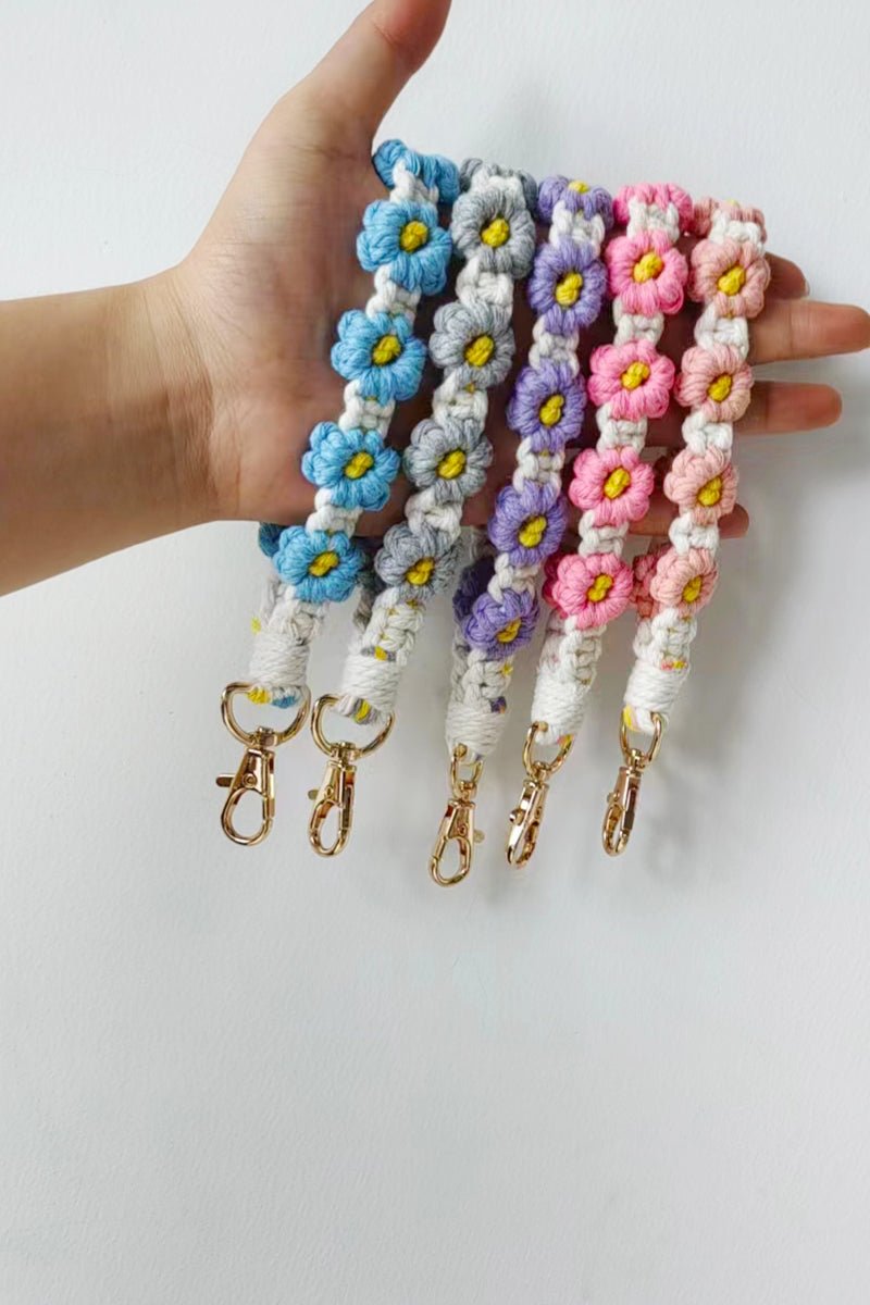 Daisy Flower Macrame Keychain - Lavender Hills BeautyZenanaU - 601 - BLU