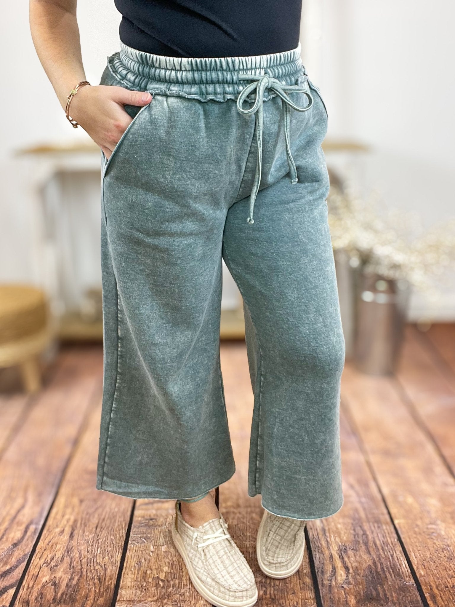 Cropped Jogger Lounge Pants Sweatpants - Lavender Hills BeautyZenanaOPW - 4340Y - LTROS - S