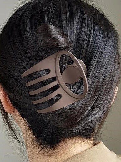 Matte Eye Hair Claw Clip - Lavender Hills BeautyJosslyn by Wall to Wall40H476-MAV