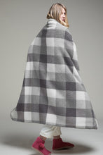 Load image into Gallery viewer, Gray Plaid Sherpa Throw Blanket
