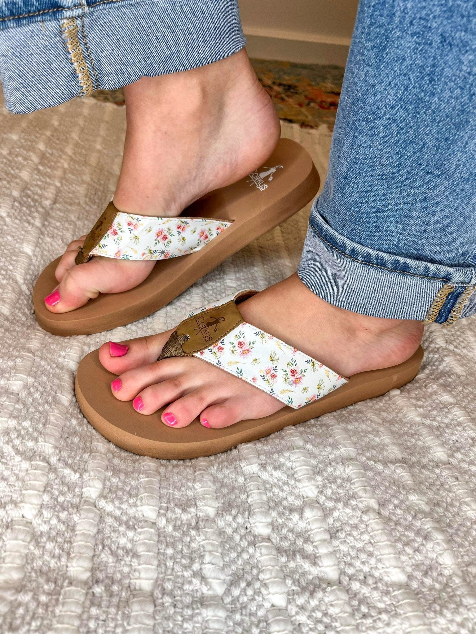 Summer Break Flip Flops - White Ditzy Flower - Lavender Hills BeautyCorkys Footwear