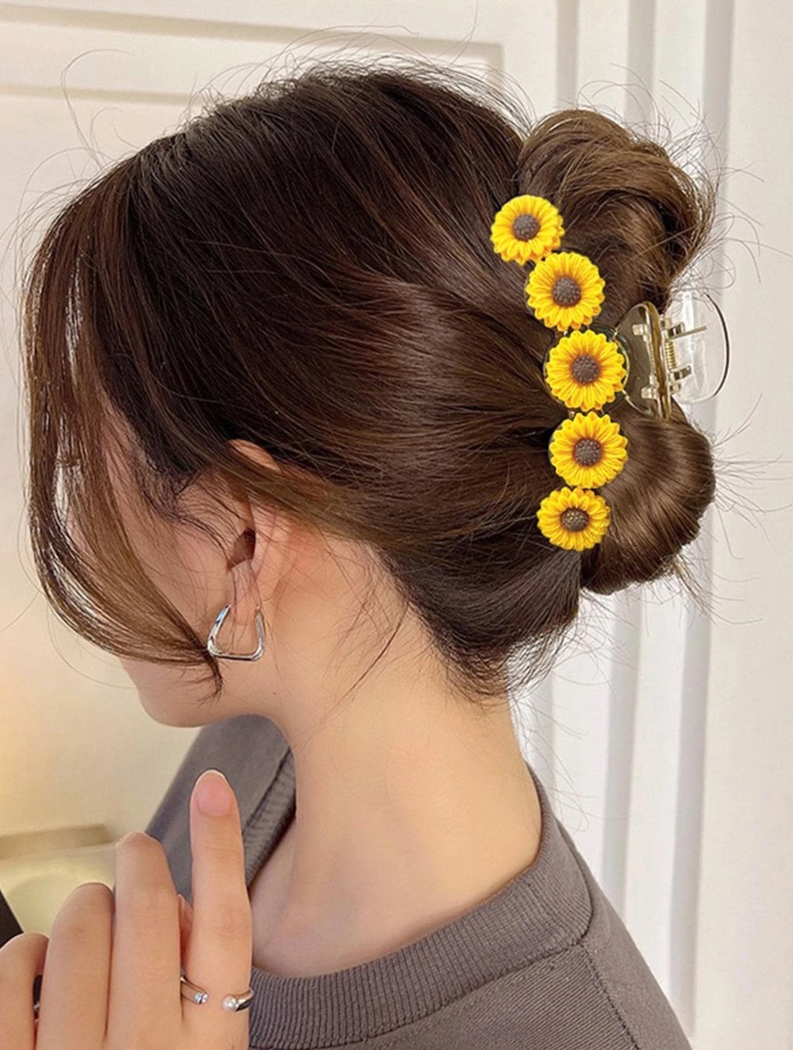 Sunflower Hair Claw Clip - 4 inch - Lavender Hills BeautyLavender Hills Beautysc2302113412930647